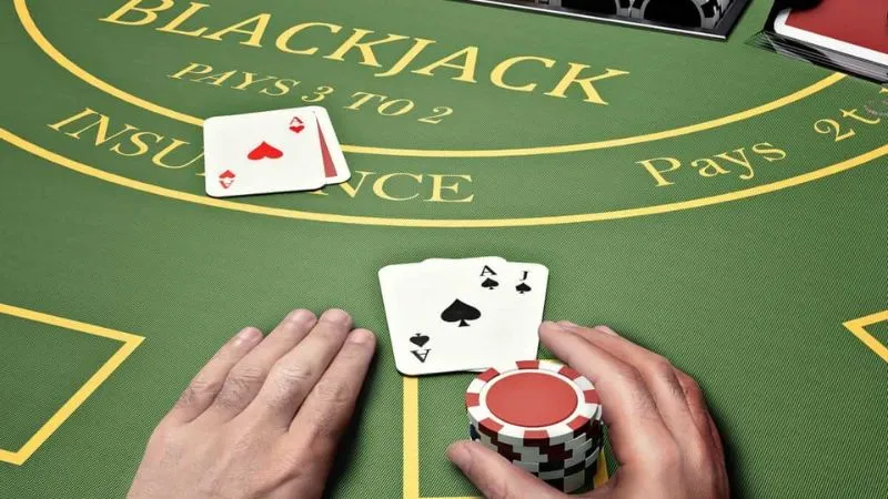 xì dách (hay còn gọi là blackjack) là một trong những trò chơi phổ biến nhất và được yêu thích nhất